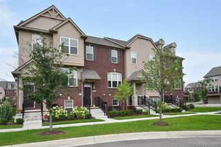 2888 Glenbar Circle, Rochester, MI 48307