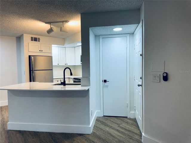 4630 COMMANDER DRIVE 1023, Orlando, FL 32822