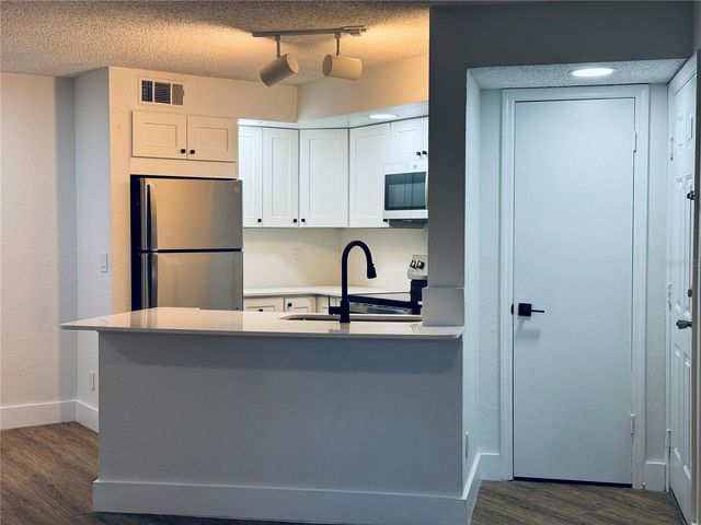 4630 COMMANDER DRIVE 1023, Orlando, FL 32822