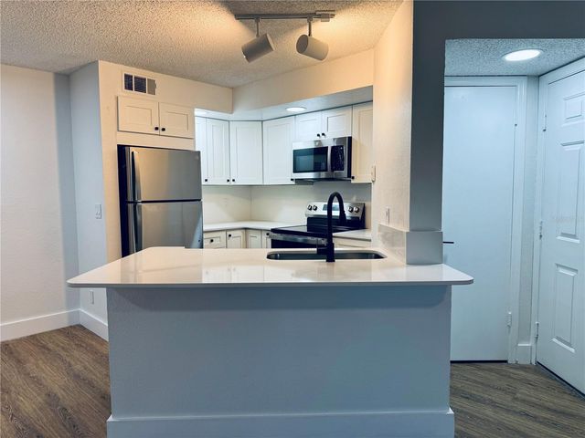 4630 COMMANDER DRIVE 1023, Orlando, FL 32822