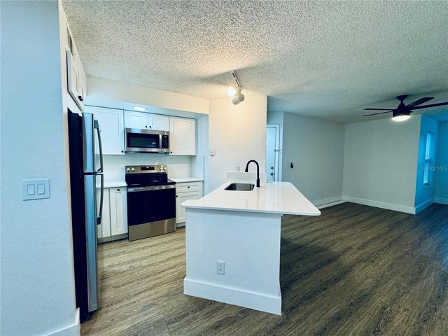 4630 COMMANDER DRIVE 1023, Orlando, FL 32822