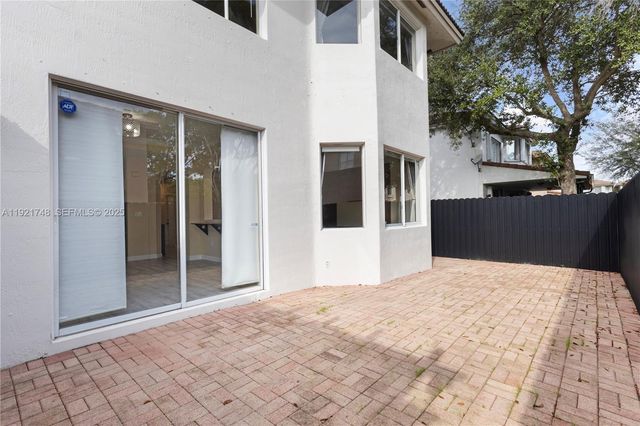 7257 NW 113th Pl, Doral, FL 33178