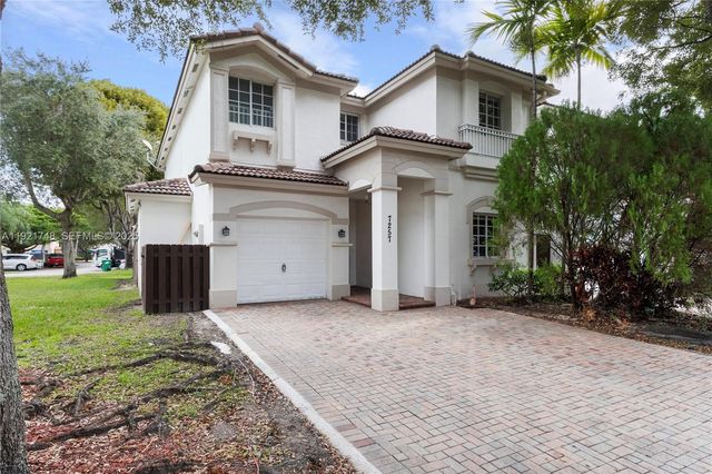 7257 NW 113th Pl, Doral, FL 33178