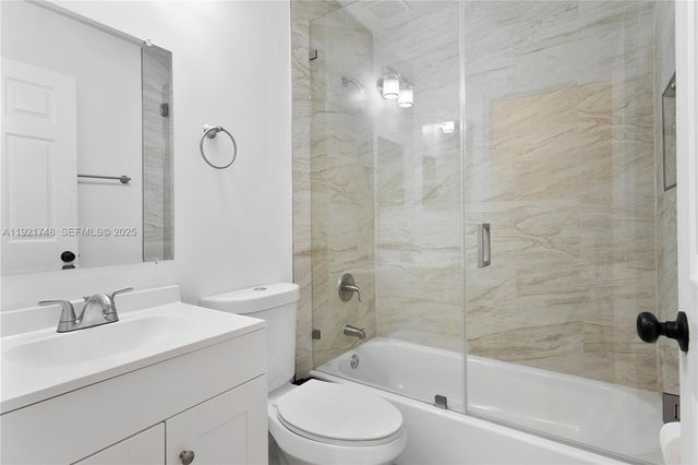 7257 NW 113th Pl, Doral, FL 33178