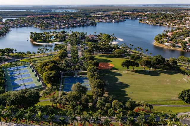 7257 NW 113th Pl, Doral, FL 33178