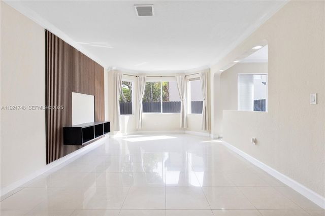 7257 NW 113th Pl, Doral, FL 33178