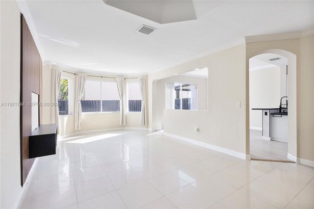 7257 NW 113th Pl, Doral, FL 33178