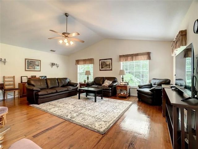 17444 EAST ROAD, Umatilla, FL 32784