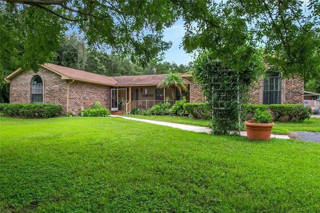 17444 EAST ROAD, Umatilla, FL 32784