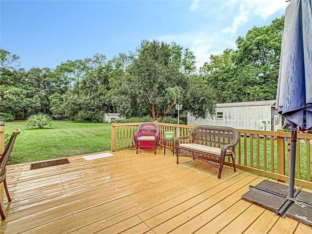 17444 EAST ROAD, Umatilla, FL 32784