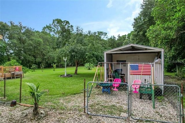 17444 EAST ROAD, Umatilla, FL 32784