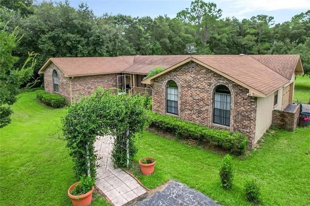 17444 EAST ROAD, Umatilla, FL 32784
