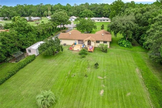 17444 EAST ROAD, Umatilla, FL 32784