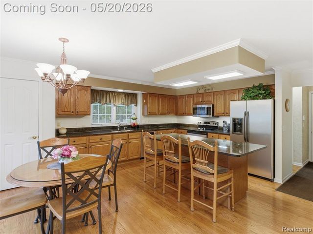 3368 Mill Lake Road, Lake Orion, MI 48360