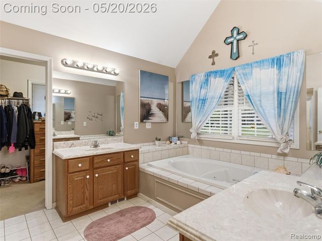 3368 Mill Lake Road, Lake Orion, MI 48360