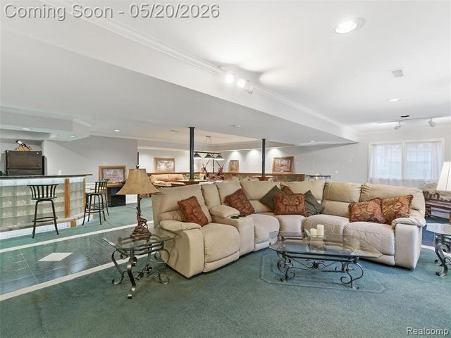 3368 Mill Lake Road, Lake Orion, MI 48360