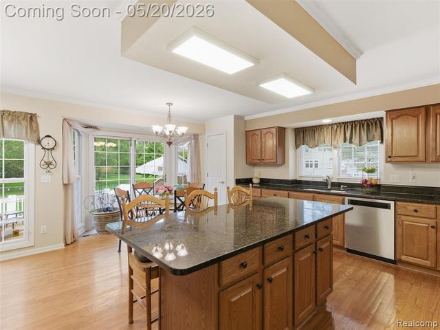 3368 Mill Lake Road, Lake Orion, MI 48360