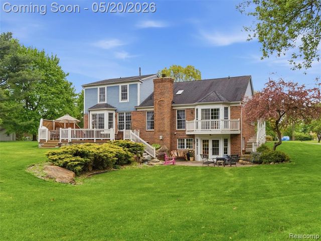 3368 Mill Lake Road, Lake Orion, MI 48360