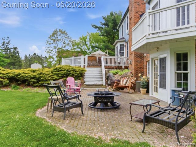 3368 Mill Lake Road, Lake Orion, MI 48360