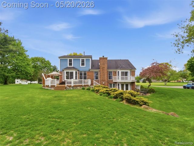 3368 Mill Lake Road, Lake Orion, MI 48360