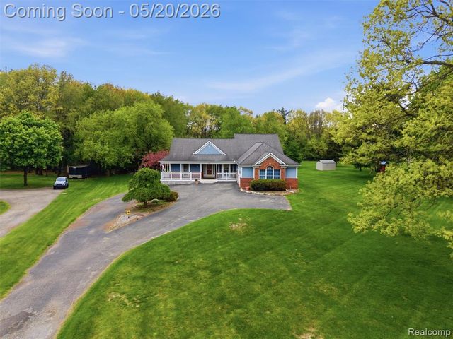 3368 Mill Lake Road, Lake Orion, MI 48360