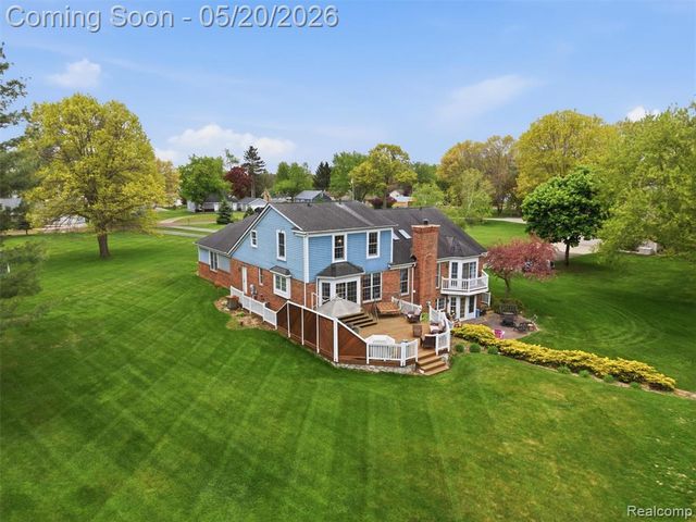 3368 Mill Lake Road, Lake Orion, MI 48360