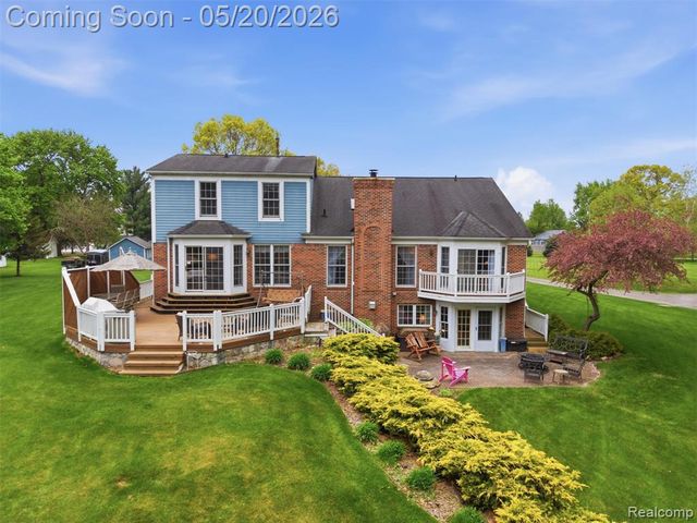 3368 Mill Lake Road, Lake Orion, MI 48360