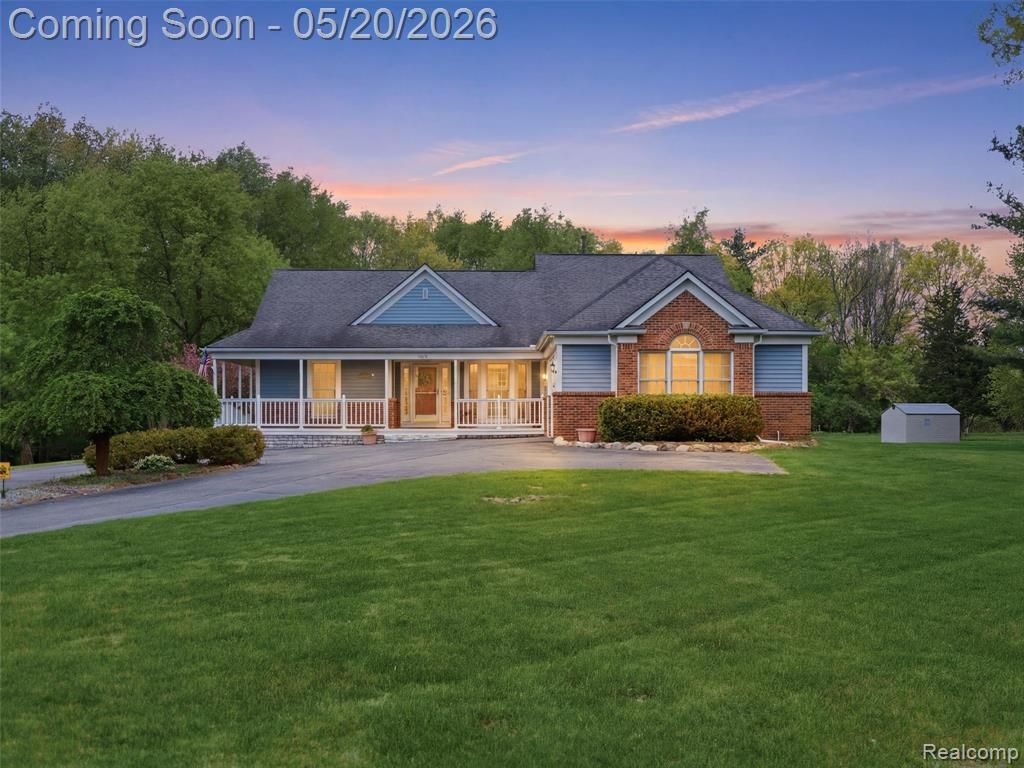 3368 Mill Lake Road, Lake Orion, MI 48360