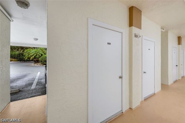 6030 Chardonnay LN 204, Naples, FL 34119