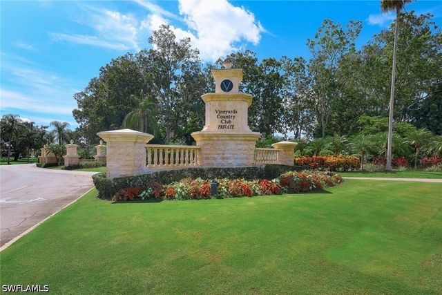6030 Chardonnay LN 204, Naples, FL 34119