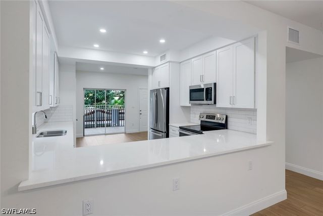 6030 Chardonnay LN 204, Naples, FL 34119