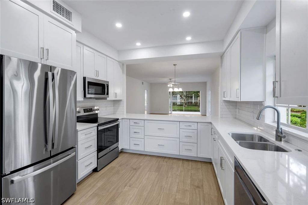 6030 Chardonnay LN 204, Naples, FL 34119