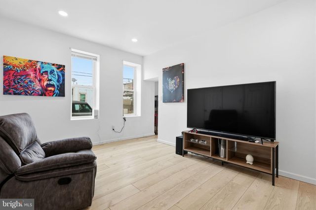 2638 NE PRATT ST, Philadelphia, PA 19137