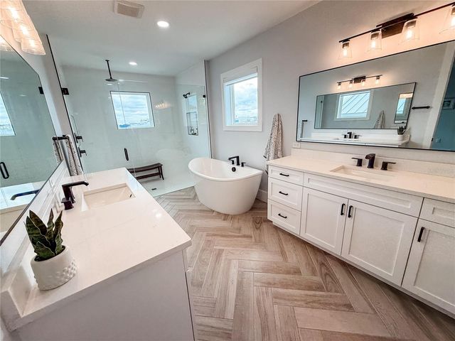 510 CHANNEL DRIVE, Tampa, FL 33606