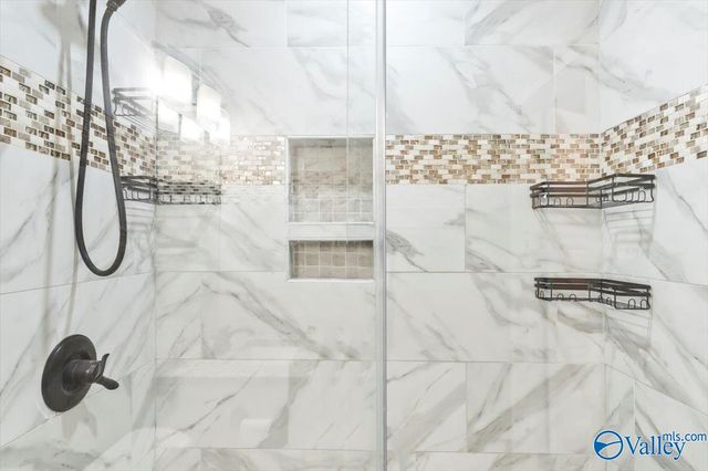 3112 Delia Lane NW, Huntsville, AL 35810