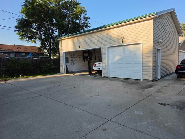 1662 Oakwood Drive, Waterloo, IA 50703