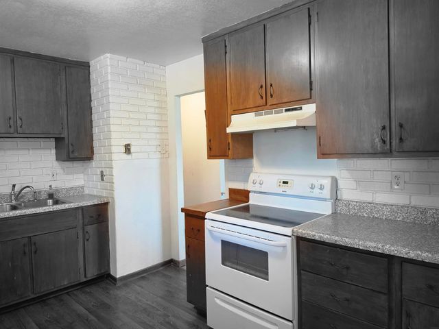 1662 Oakwood Drive, Waterloo, IA 50703