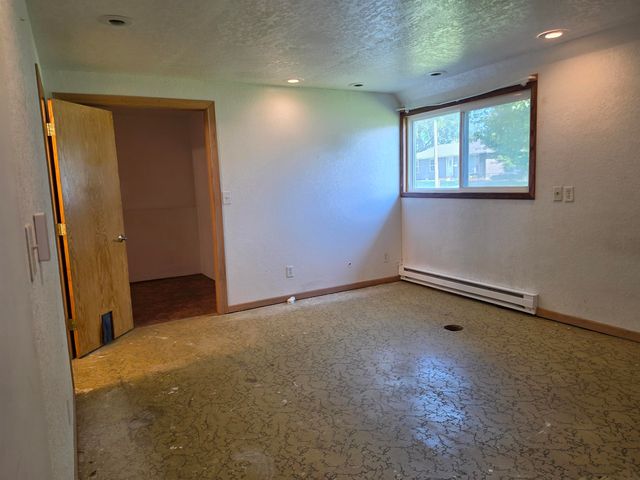 1662 Oakwood Drive, Waterloo, IA 50703