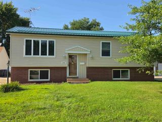 1662 Oakwood Drive, Waterloo, IA 50703