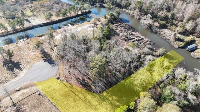 406 Salt Meadow Court, Holly Ridge, NC 28445