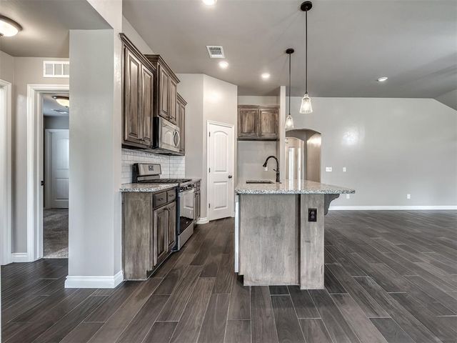 2324 Roca Drive, Edmond, OK 73012