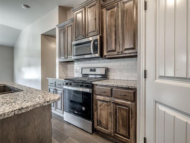 2324 Roca Drive, Edmond, OK 73012