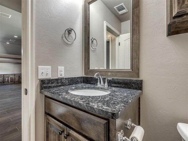 2324 Roca Drive, Edmond, OK 73012