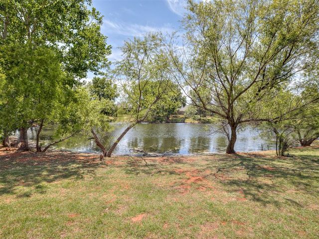 2324 Roca Drive, Edmond, OK 73012