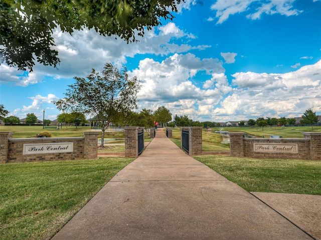 2324 Roca Drive, Edmond, OK 73012