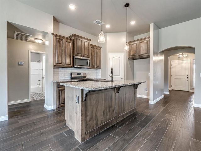 2324 Roca Drive, Edmond, OK 73012