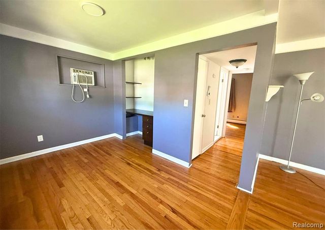 14948 Chesterfield Avenue, Warren, MI 48089