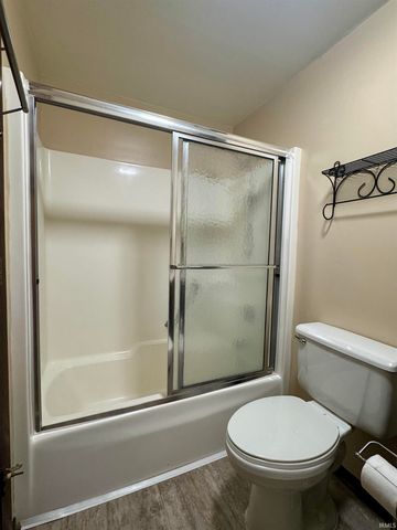 1513 Avon Place, Huntington, IN 46750