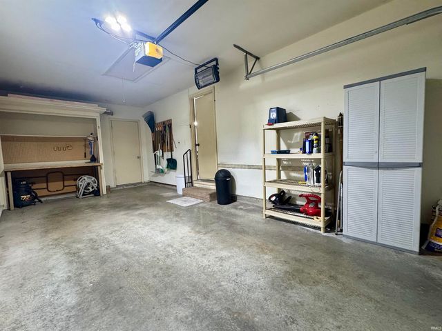 1513 Avon Place, Huntington, IN 46750