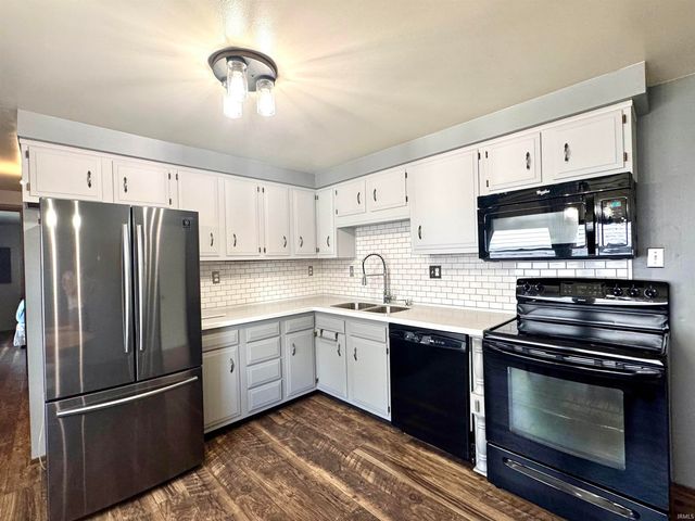 1513 Avon Place, Huntington, IN 46750